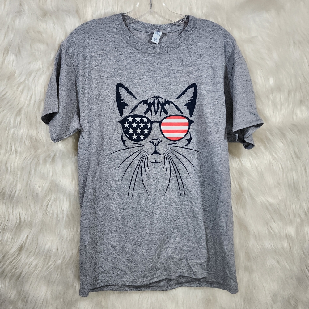 Jerzees NWOT Gray Cat T-Shirt with American Flag Design unisex size medium